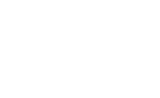 加工に適したイチゴは、スーパーに並ぶ生食用のイチゴに比べて香りが強く、色も果実の中まで真っ赤で、加熱加工しても豊かな香りと鮮やかな色が残るのが特徴です。アヲハタでは、これらのイチゴを最適なバランスで配合したり、新しい品種の研究・開発も行っています。