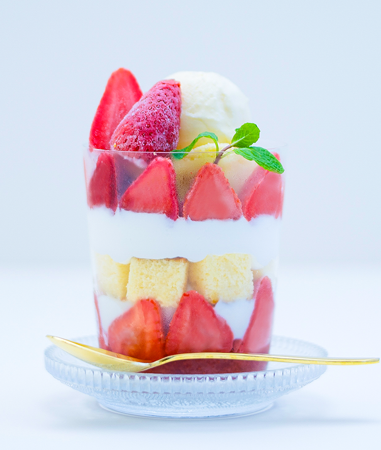 いちごのショートケーキ風パフェ