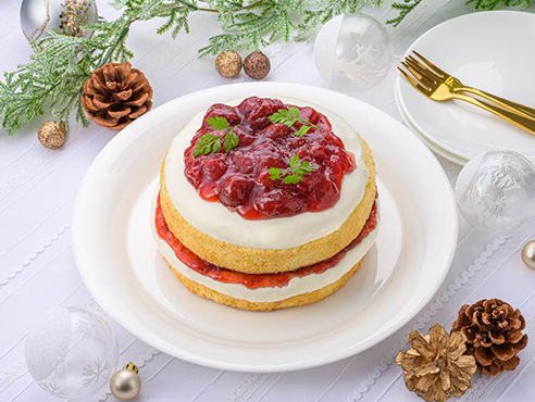 いちごとクリームのレイヤーケーキ