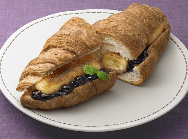 香ばしバナナとブルーベリーのクロワッサンサンド