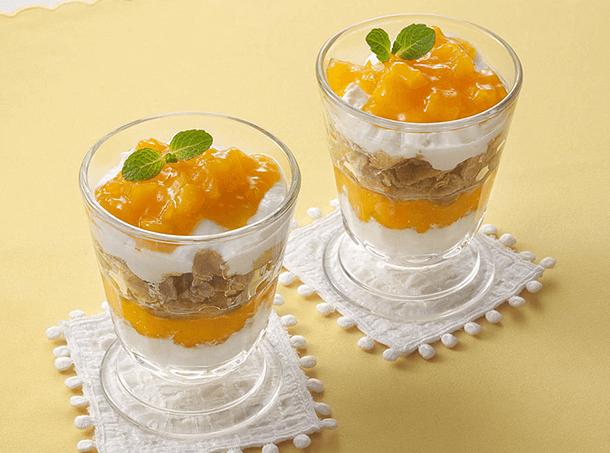 マンゴーのヨーグルトパフェ